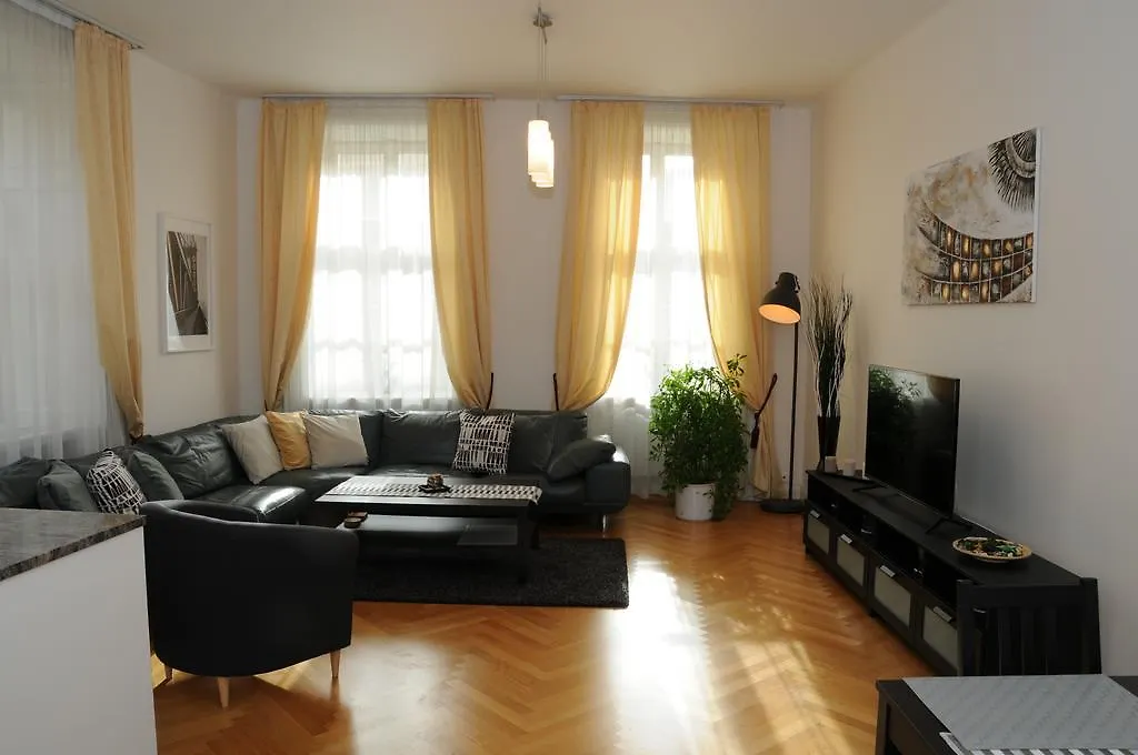 Royal Road Apartment Prag