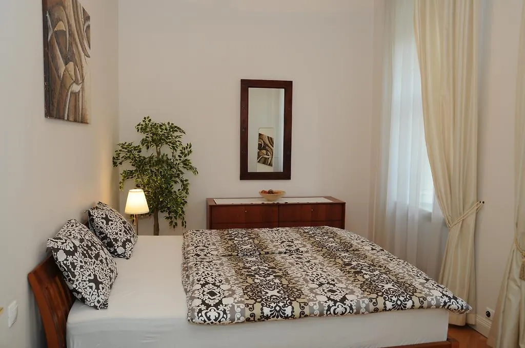 Royal Road Apartment Prag